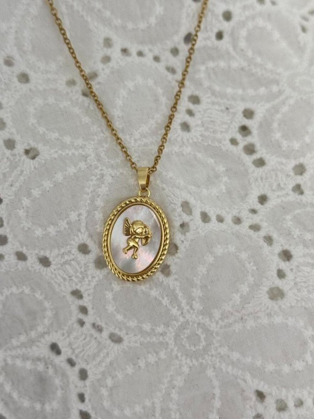 SKU0323‎ White Pearl chameleon pendant angel Necklace stainless steel + gift bag